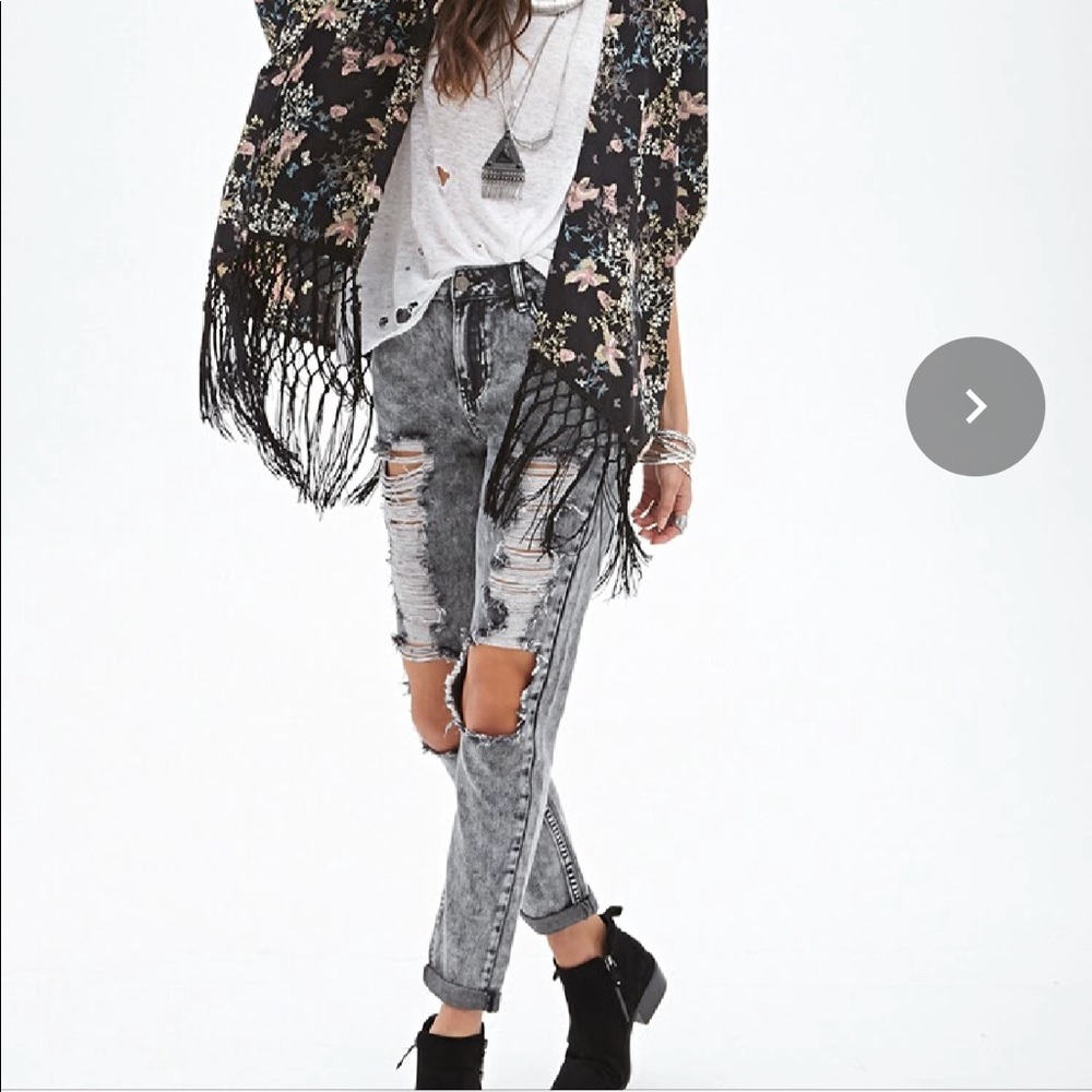 Forever 21 ripped acid wash size 25 jeans